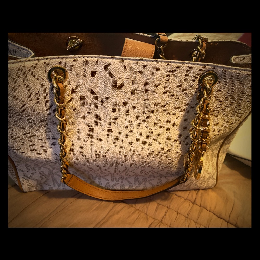 Michael Kors purse